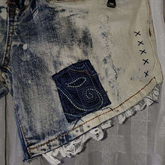 Upcycled Repurposed Distressed Decibel Cut Off‎ Shorts Sz 30 - Picture 6 of 10
